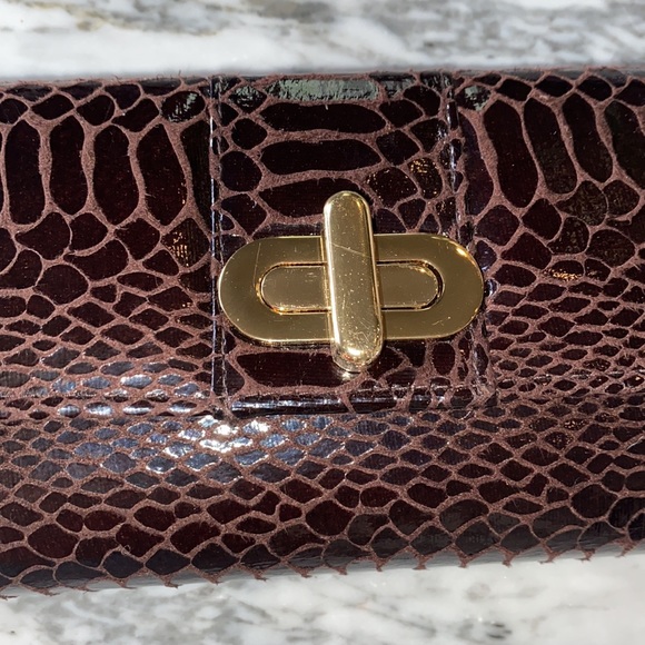 La Regale Faux Snake Skin Bag - Picture 7 of 17